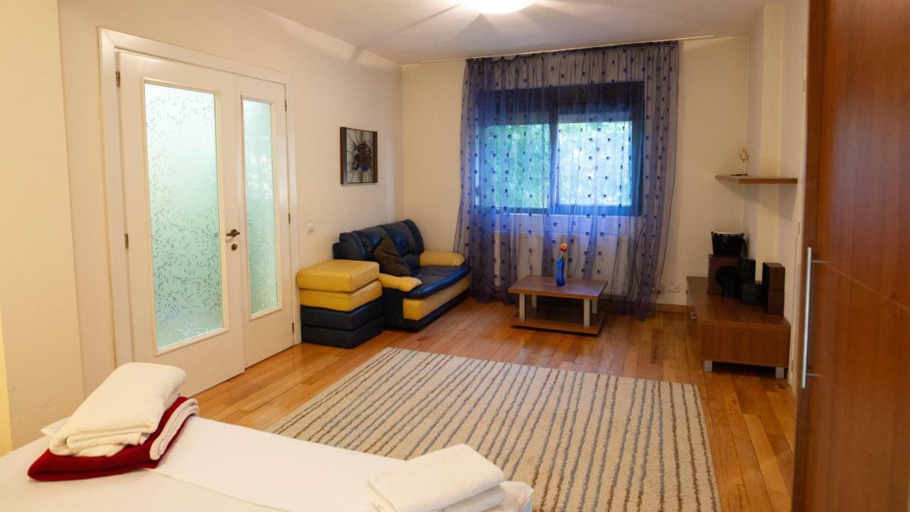 Nicole'S Apartment Бухарест Экстерьер фото